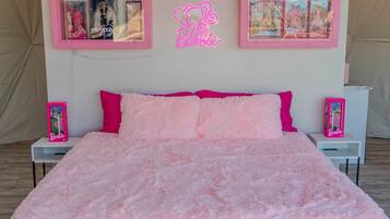WiFi, bed sheets