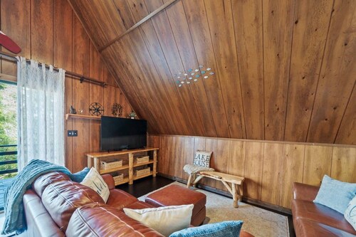 Sunset Haus | Lake Sinclair | Private Beach | Lake