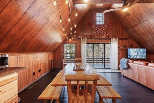 Sunset Haus | Lake Sinclair | Private Beach | Lake