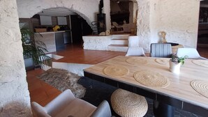 Dining - Vrbo Property (Opoul-Périllos)