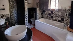 Bathroom - Vrbo Property (Opoul-Périllos)