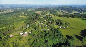 A rural area with scattered houses surrounded by greenery. - BELLEVUE VILLA, Pool - Air Conditioning - Panoramic View - Pets Welcome (Ayen)