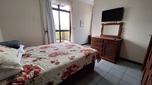 Unclassified image, 5 of 7, button - TI 306 (Cabo Frio)