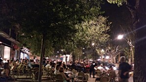 Outdoor dining - Double Room + Private Bathroom Casa Palacio Centro (3) (Sevilla)