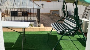 Outdoor dining - Double room + private bathroom in Casa Palacio 7 (Sevilla)