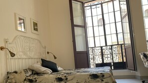 Room - Double room with private bathroom in palace house (Sevilla)