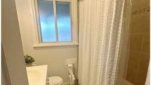 Unclassified image, 5 of 13, button - Cozy Home with Large Yard (Aurora)