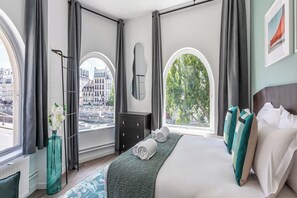 Room - Parisian Residence Near Notre-Dame on Île de la Cité (Paris)