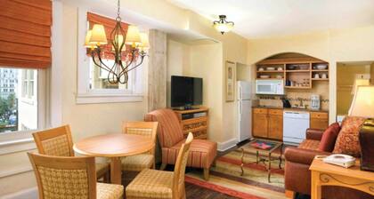 San Antonio | Urban Group Retreat | Sun Deck + Downtown | 2BR