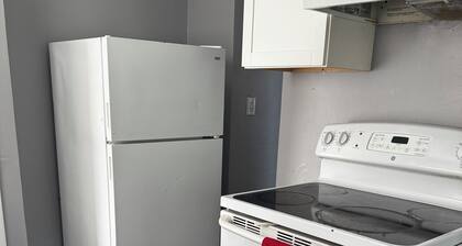 3-bedroom house in peaceful Detroit with cool AC