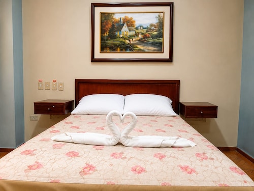 HOTEL MILENIO