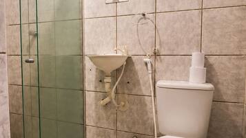 Family Suite | Bathroom