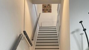 Lobby - Oyo Bethel Apartments (Leeds)