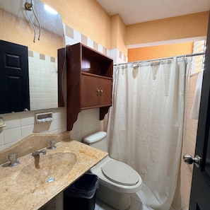 Unclassified image, 4 of 14, button - hotel internacional plaza (José Cardel)