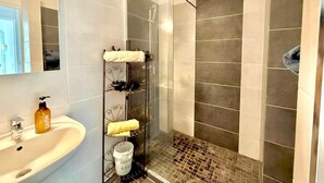Bathroom - La Juliette Dodu, Calm and Central (Saint-Denis)