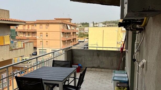 Outdoor dining - Vrbo Property (Torregrotta)