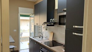 Private kitchen - Vrbo Property (Torregrotta)