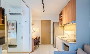 Room - Apt. Well Located w/ Garage in Condo. Hes0109 (Salvador)