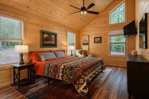 Room - NEW CABIN! - MawMaw Bear's Nook -King Bed-Dog Yard (Murphy)