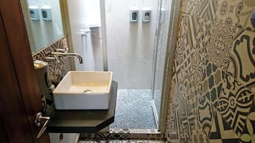 Bed in a 6-bed mixed dormitory | Banheiro | Secador de cabelo (mediante solicitação)