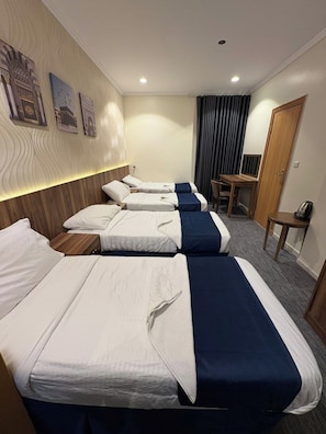 Quadruple Room | Seterika/papan seterika, Wi-fi percuma 