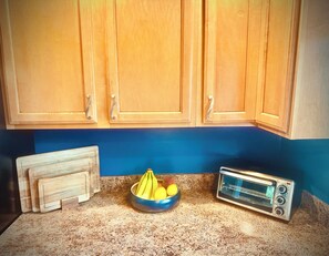 Private kitchen - Private bedroom in Warren with central air (Warren)