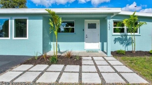 Unclassified image, 1 of 16, button - Bluetiful Gulf Coast Home (Venice)