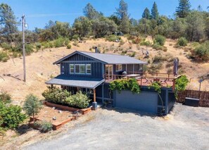 Unclassified image, 3 of 14, button - Escape to Black Dog Ranch, a peaceful and private country retreat. (Grass Valley)