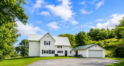 The Hilltop Farmhouse — A Private Country Retreat