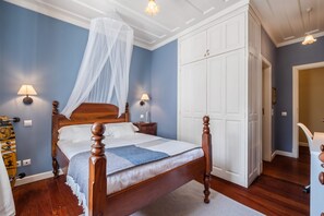 Unclassified image, 4 of 48, button - Vrbo Property (São Vicente)