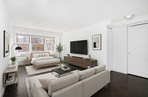 Living area - Midtown East Oversized Studio (New York)