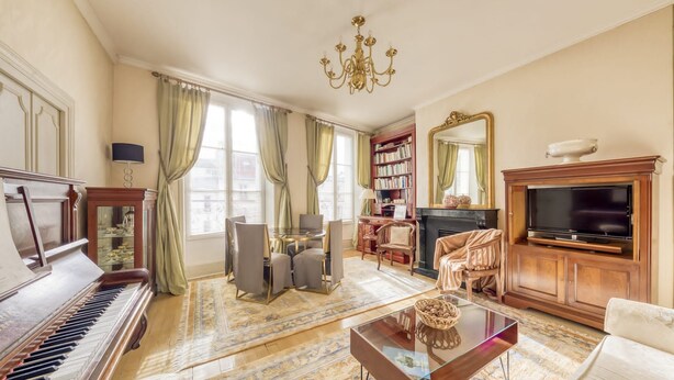 TV - Spacious beautiful cozy & charming 1 bedroom, 50m2 (Paris)
