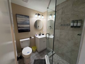 Bathroom - 👑 King Bed Beach Studio | Unit 5 (Treasure Island)