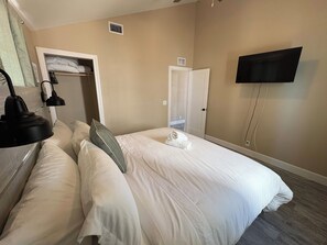 Room - ⭐ Premium Beach Collection I Sleeps 14 (Treasure Island)