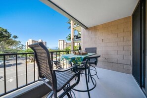Outdoor dining - Kahana Coastal Escape with Ocean Views near Dining (Lahaina)