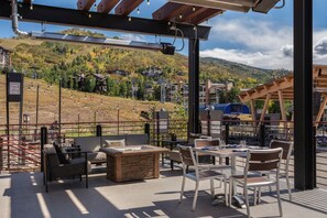 Outdoor dining - Sheraton Steamboat Resort villas is a fun-filled family retreat. (Steamboat Springs)