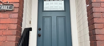 Newly renovated 1905 house, within walking distance to all downtown attractions!