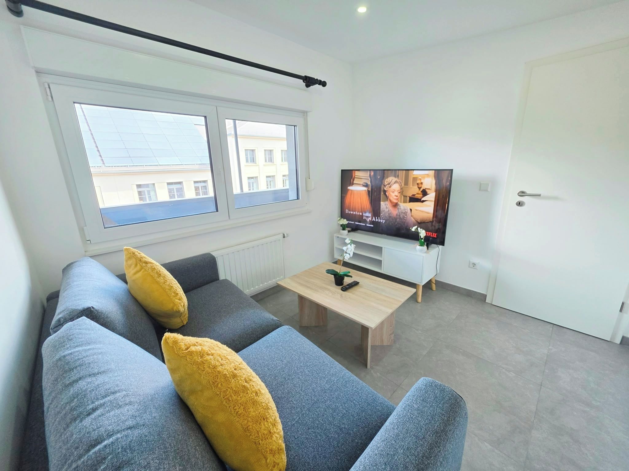Apartment, Balcony, City View | Living area