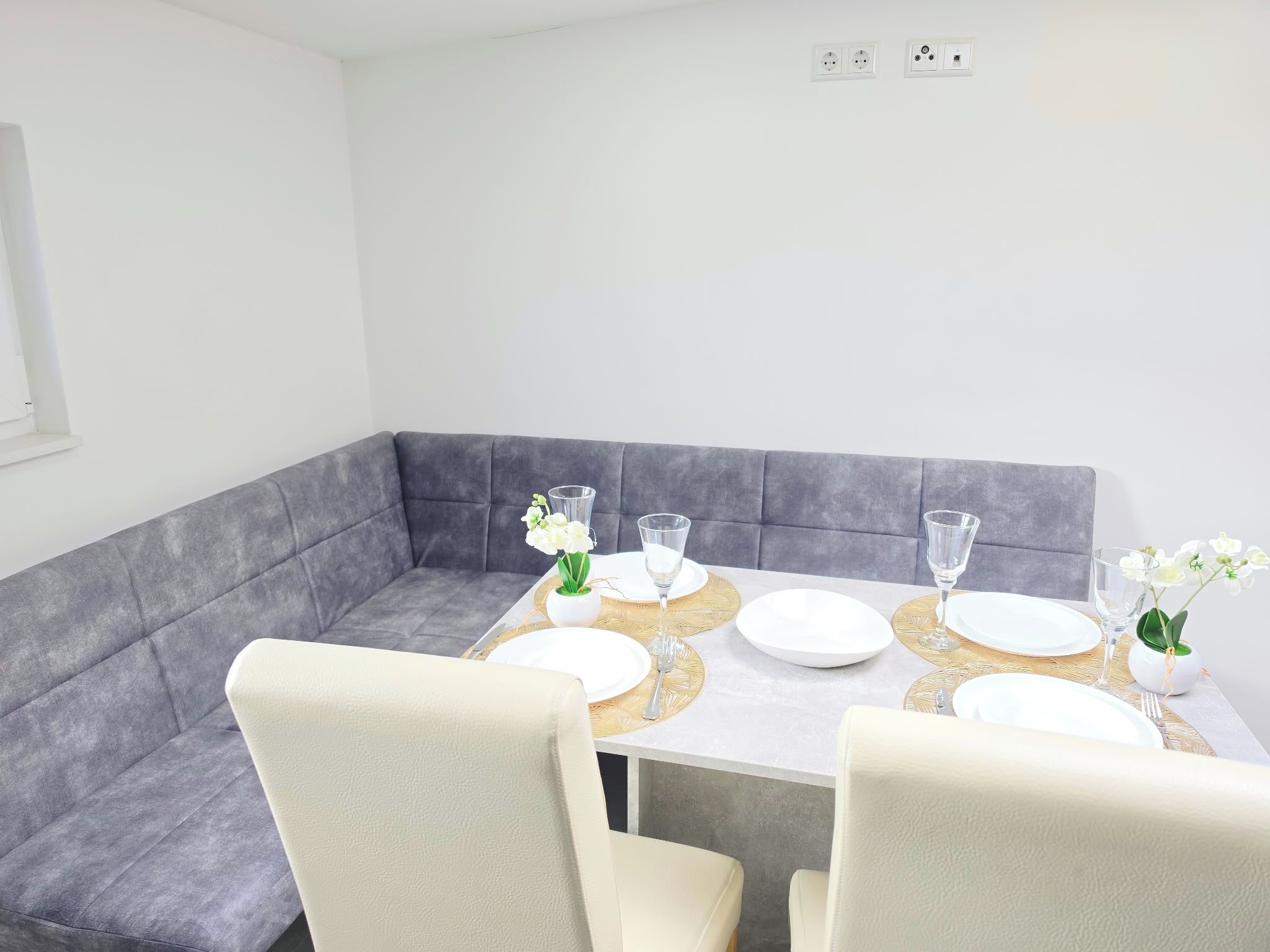 Apartment, Balcony, City View | Dining