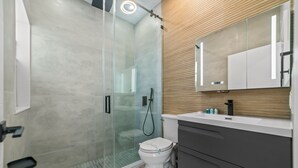Superior Villa | Bathroom - Modern North Miami Oasis Heated Pool (Miami)