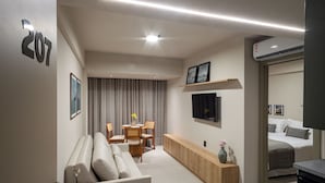 Ảnh chưa phân loại, 5 trong số 23 ảnh, nút