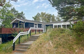 House - Beautiful home in Sæby with sauna (Sæby)
