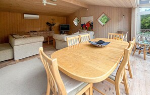 Living Room - Beautiful home in Sæby with sauna (Sæby)