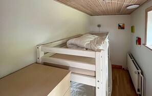 Bed - Cozy home in Sæby with sauna (Sæby)
