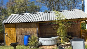 Outdoor dining - Vrbo Property (Pleinfeld)
