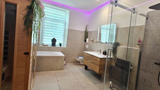 Bathroom - Vrbo Property (Pleinfeld)