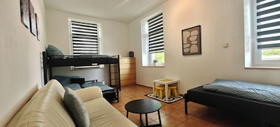 Oasis by the Pond - Comfortable Lake Vacations - Sauna - Pet-Friendly