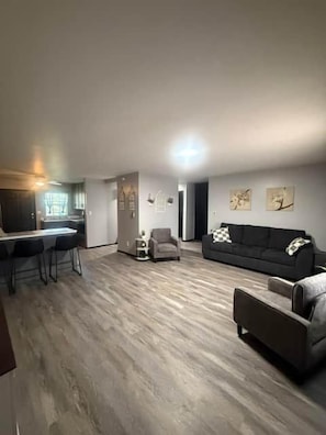 Living area - Welcome Retreat!  A little piece of home. Comfortable Beds!! (Hoopeston)