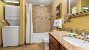 Bathroom - Williamsburg VA Cozy 1BR Suite Near Busch Gardens - WorldMark Kingsgate (Williamsburg)