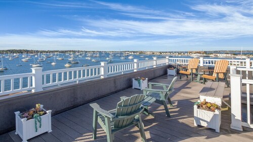 Newport RI Waterfront 1BR Suite w/ Jetted Tub - WorldMark Inn on Long Wharf